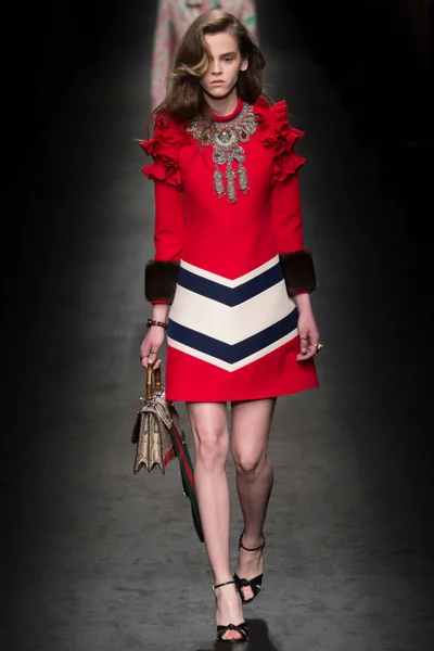 Look 39
